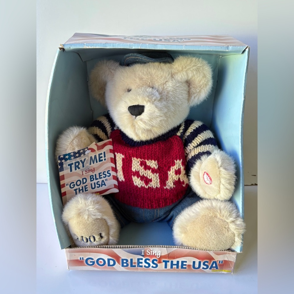 Dan-Dee Plush Singing Teddy Bear God Bless the USA Kmart 2003 NEW